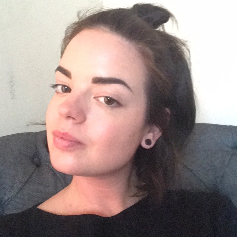 Meet your Posher, Kira